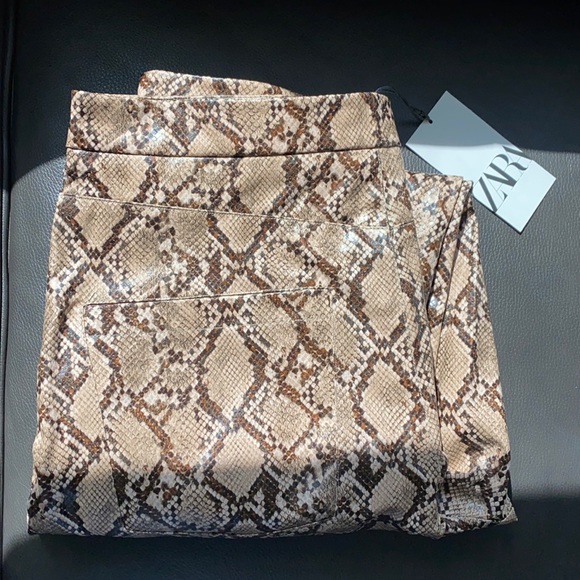 𝗡𝗪𝗧 𝗭𝗮𝗿𝗮 • Snake Print Trousers - Picture 17 of 17